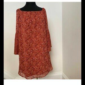 NWT off the shoulder bell sleeve Francesca’s dress